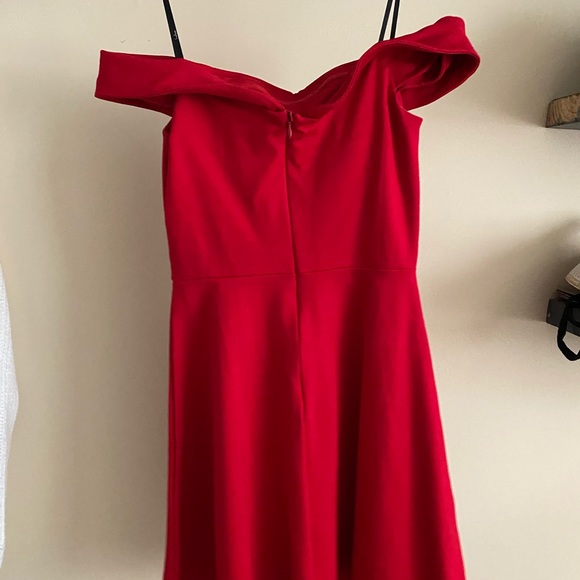 Lulus Red Off the shoulder dress - Picture 3 of 3